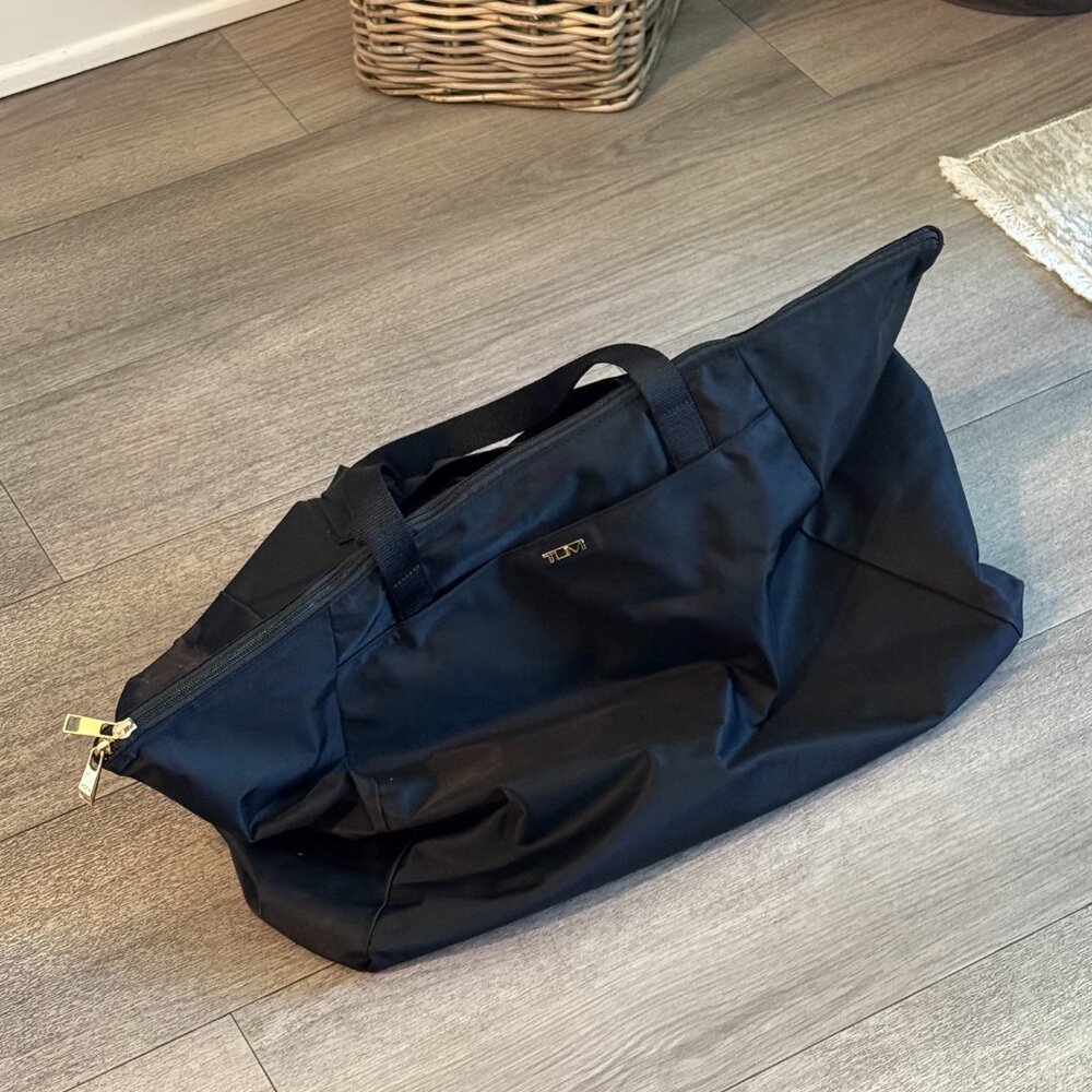 Voyageur Just in Case Packable Nylon Tote - Picture 5 of 13